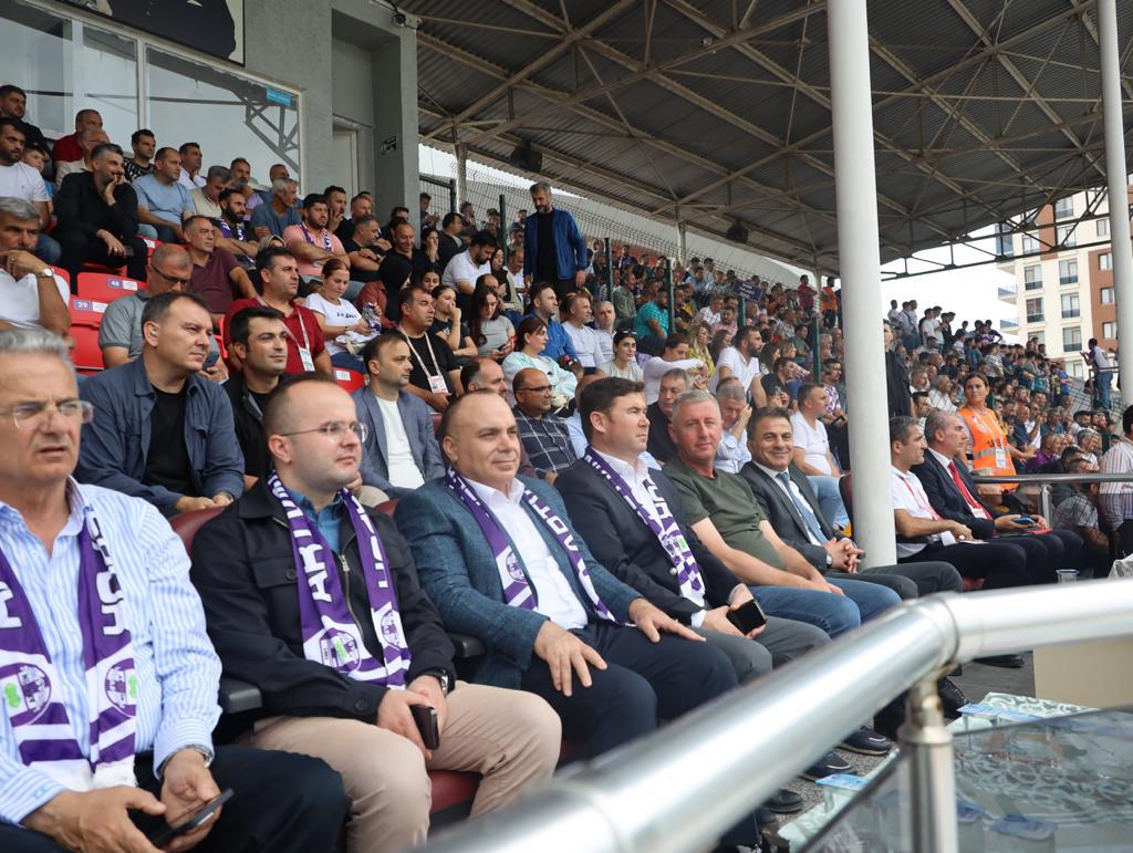 Sayın Valimiz Cengiz ÜNSAL, Artvin Hopaspor’u Tribünden Destekledi